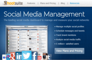 HootSuite 將社群網站整合在一起的網路服務（支援 Facebook、Twitter、Google+...）